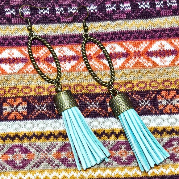 Artisan Hand Crafted Earrings Aqua Blue Faux Suede Tassels Antique Gold Pierced - Picture 7 of 7